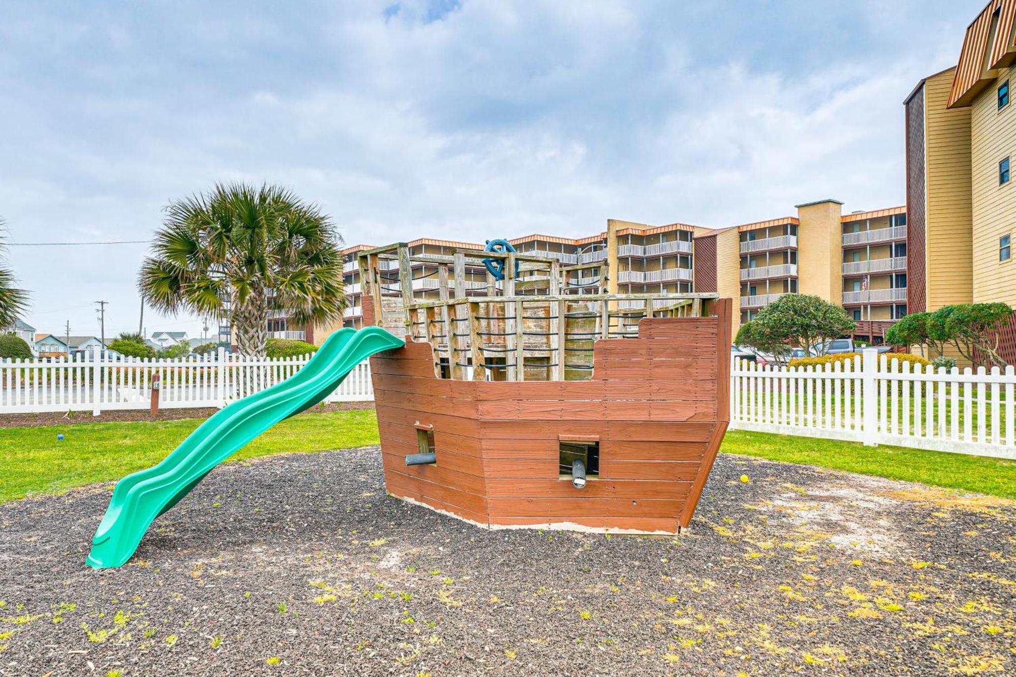 Steps To The Beach Oceanfront Condo With Lanai! North Topsail Beach Eksteriør bilde